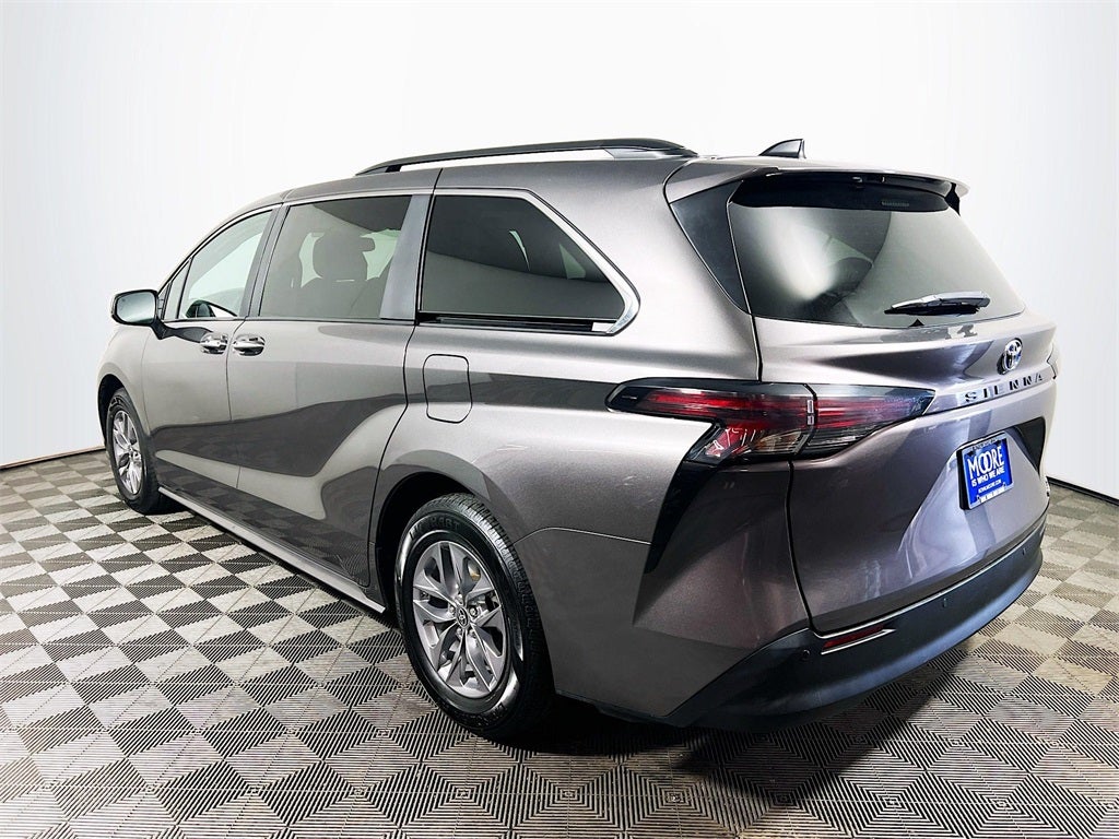 2024 Toyota Sienna XLE