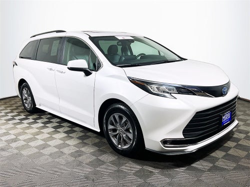2023 Toyota Sienna XLE