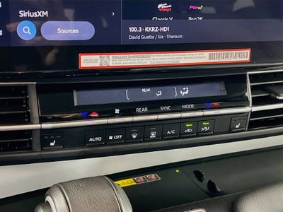 2025 Toyota Sienna XLE 8 Passenger