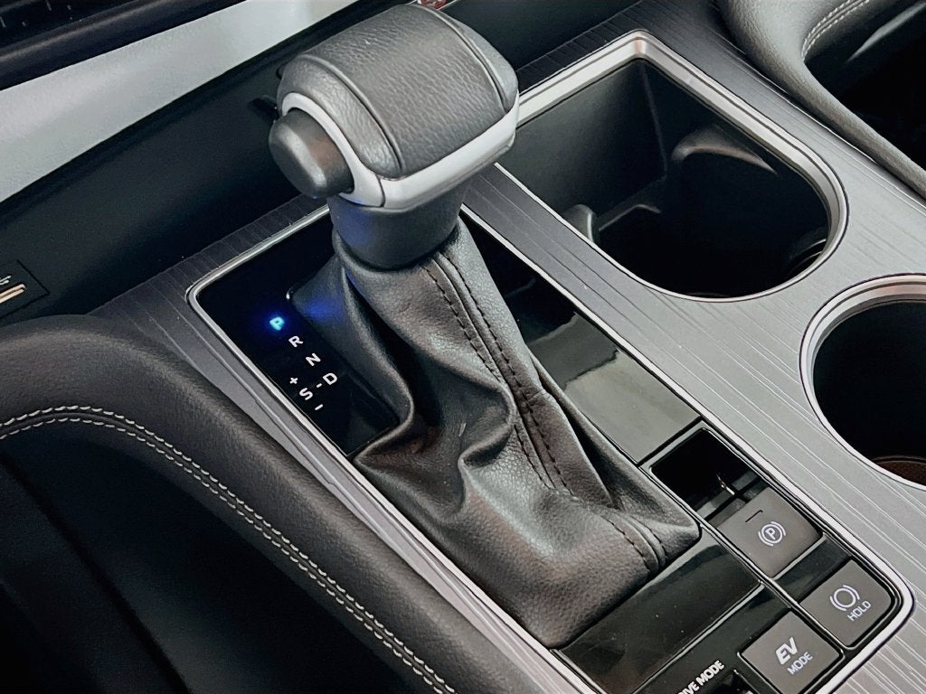 2025 Toyota Sienna XLE 8 Passenger