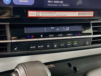 2025 Toyota Sienna XLE 8 Passenger