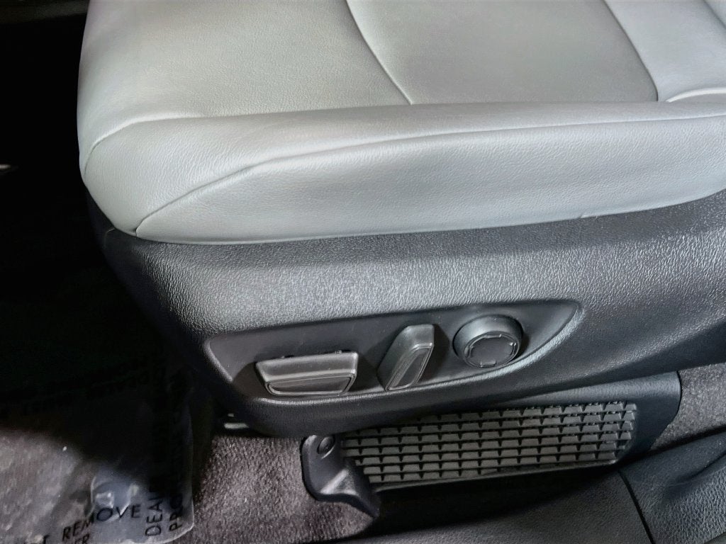 2025 Toyota Sienna XLE 8 Passenger