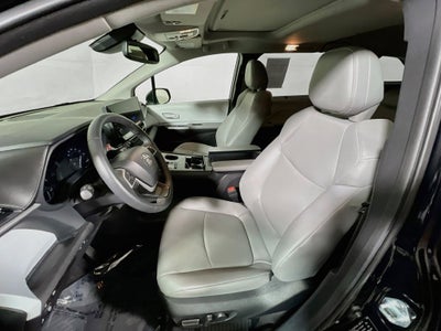 2025 Toyota Sienna XLE 8 Passenger