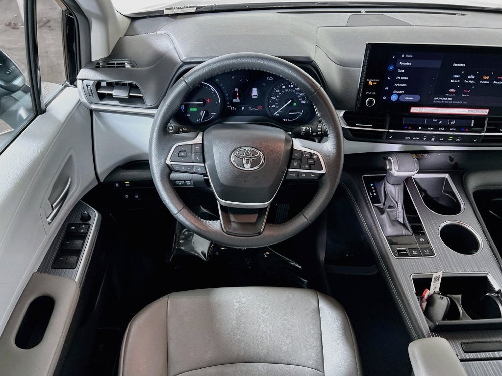 2025 Toyota Sienna XLE 8 Passenger