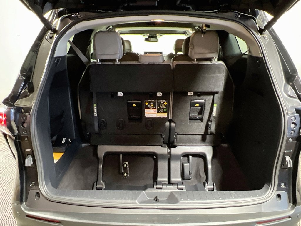 2025 Toyota Sienna XLE 8 Passenger