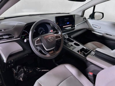 2025 Toyota Sienna XLE 8 Passenger