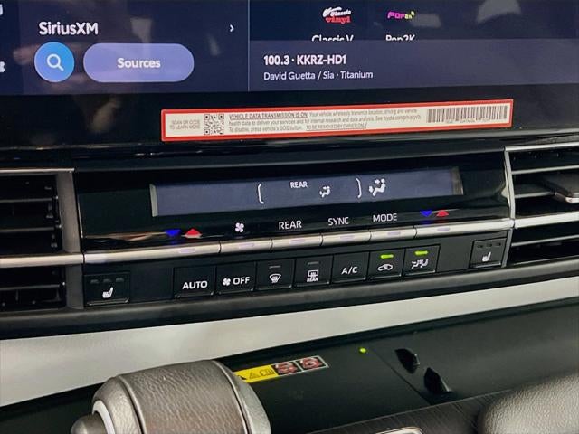 2025 Toyota Sienna XLE 8 Passenger