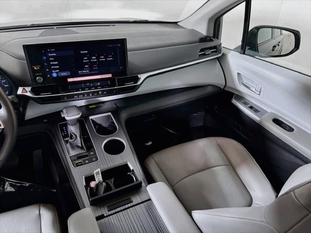 2025 Toyota Sienna XLE 8 Passenger