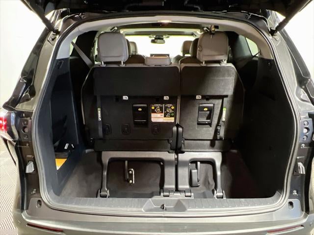 2025 Toyota Sienna XLE 8 Passenger
