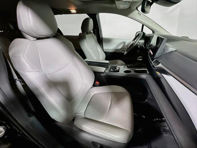 2025 Toyota Sienna XLE 8 Passenger