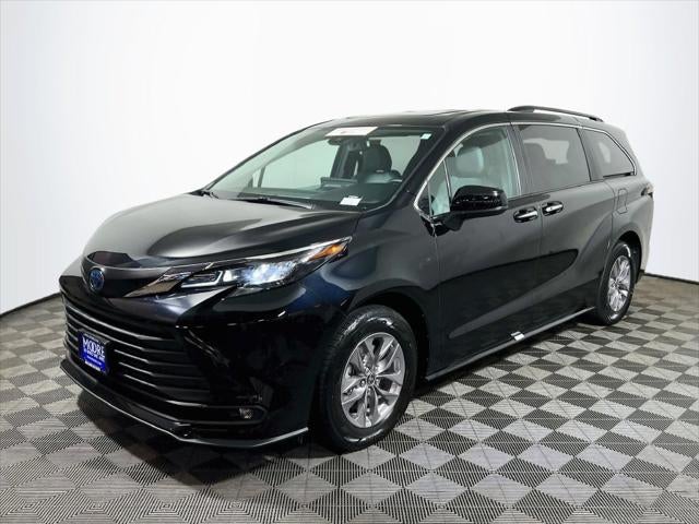 2025 Toyota Sienna XLE 8 Passenger