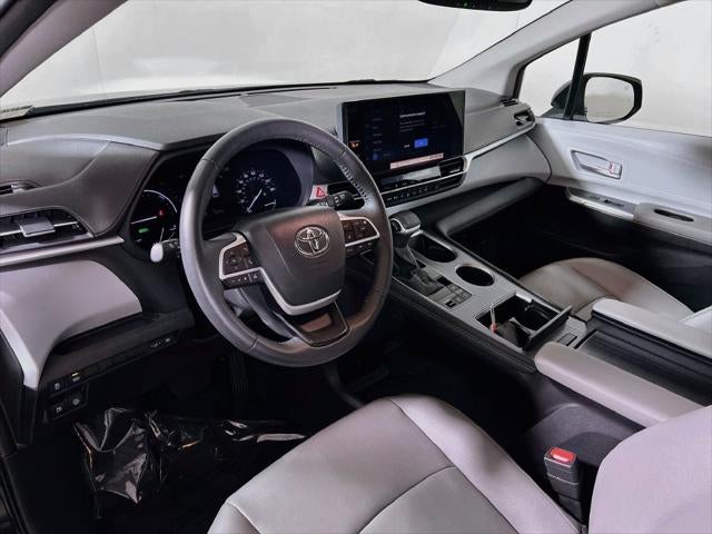 2025 Toyota Sienna XLE 8 Passenger