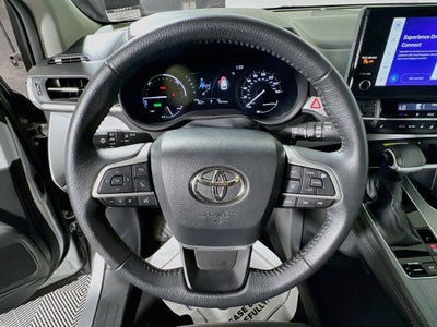 2025 Toyota Sienna XLE 8 Passenger