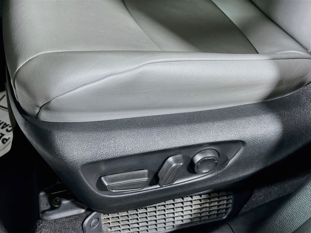 2025 Toyota Sienna XLE 8 Passenger
