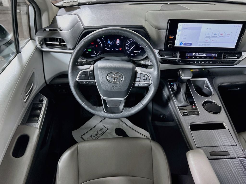 2025 Toyota Sienna XLE 8 Passenger