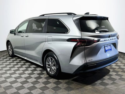 2025 Toyota Sienna XLE 8 Passenger