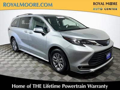 2025 Toyota Sienna XLE 8 Passenger