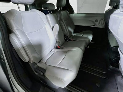 2025 Toyota Sienna XLE 8 Passenger