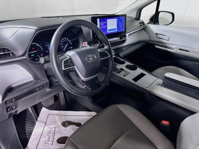 2025 Toyota Sienna XLE 8 Passenger