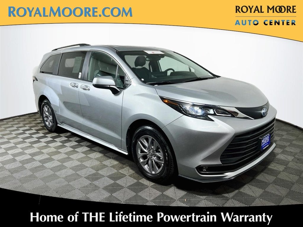 2025 Toyota Sienna XLE