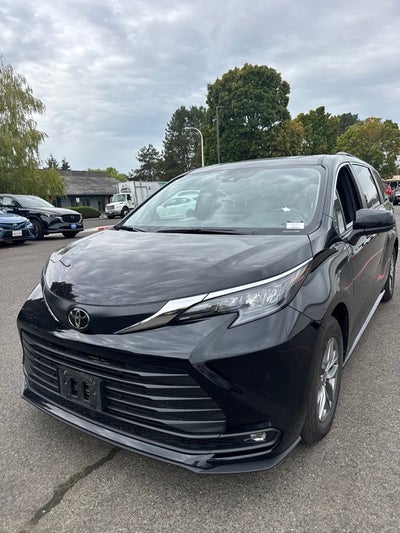 2026 Toyota Sienna XLE 8 Passenger