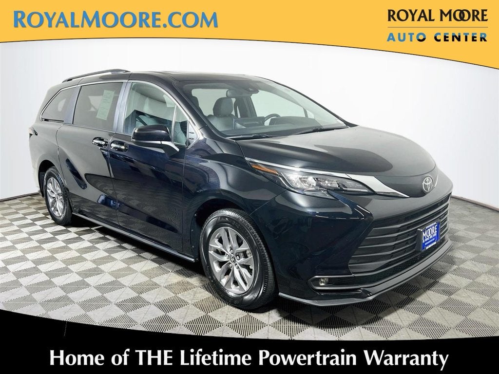 2026 Toyota Sienna XLE 8 Passenger