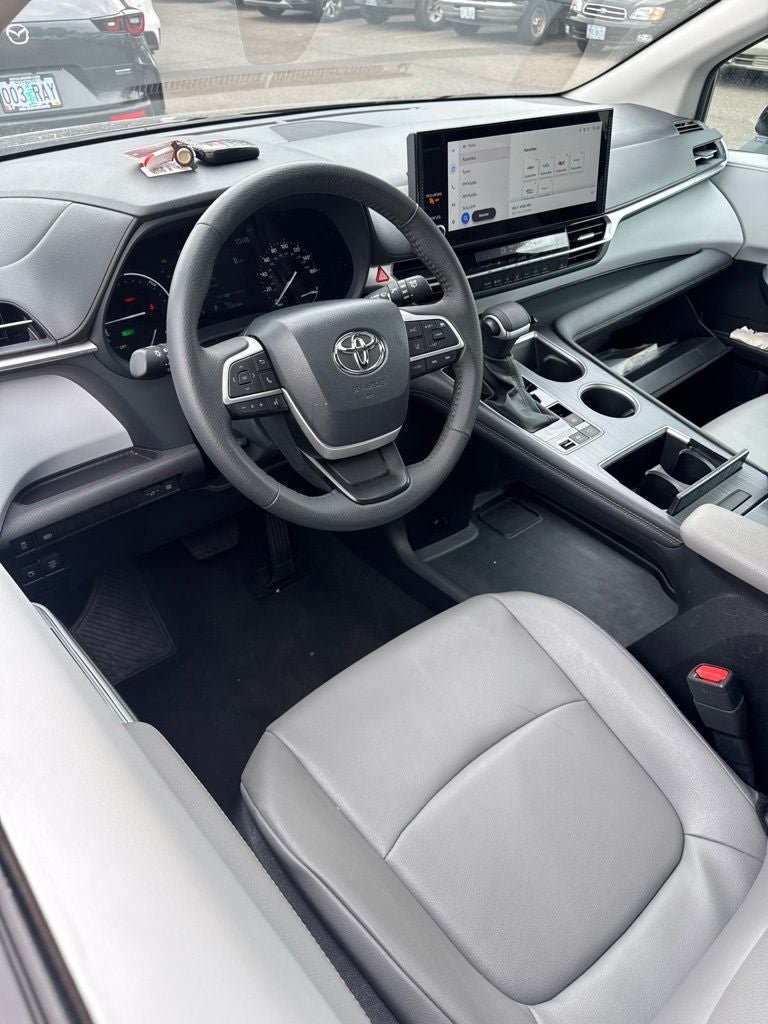 2026 Toyota Sienna XLE 8 Passenger