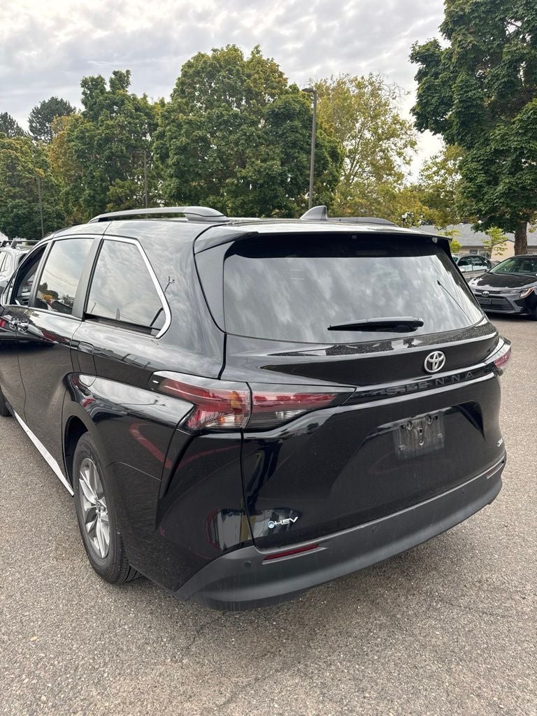 2026 Toyota Sienna XLE 8 Passenger