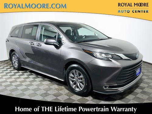 2022 Toyota Sienna XLE 7 Passenger