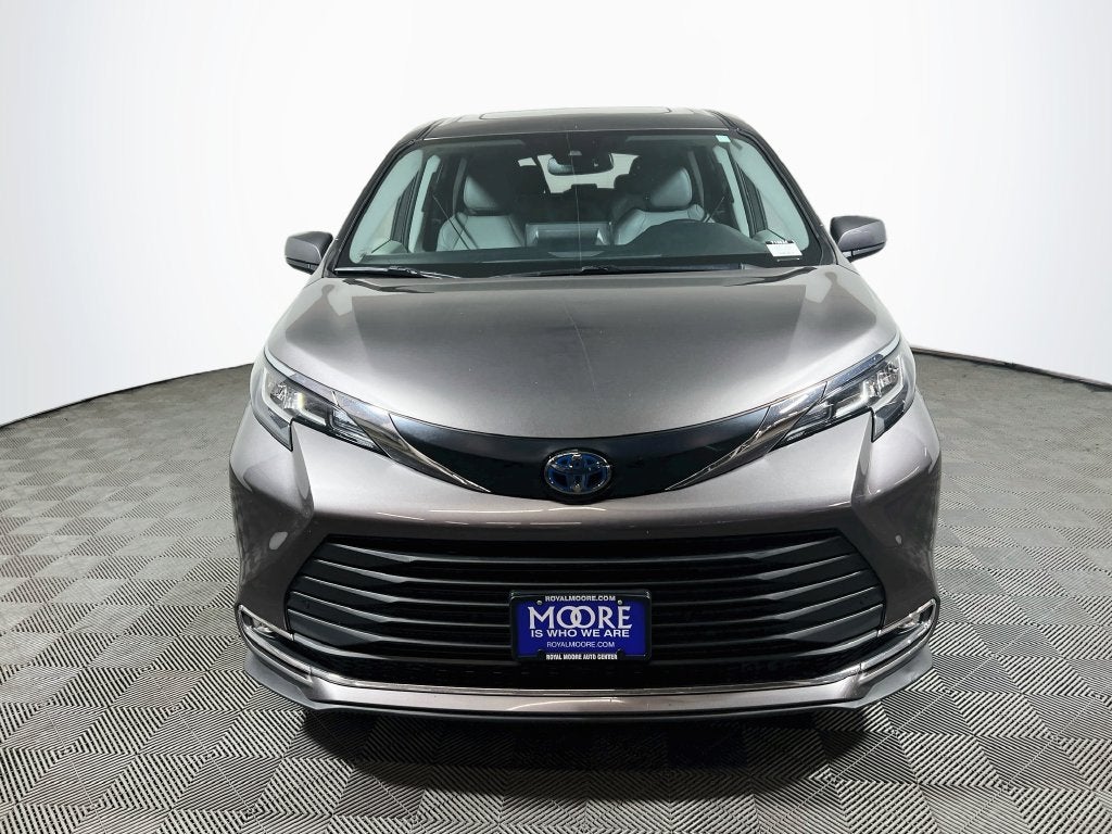 2022 Toyota Sienna XLE 7 Passenger