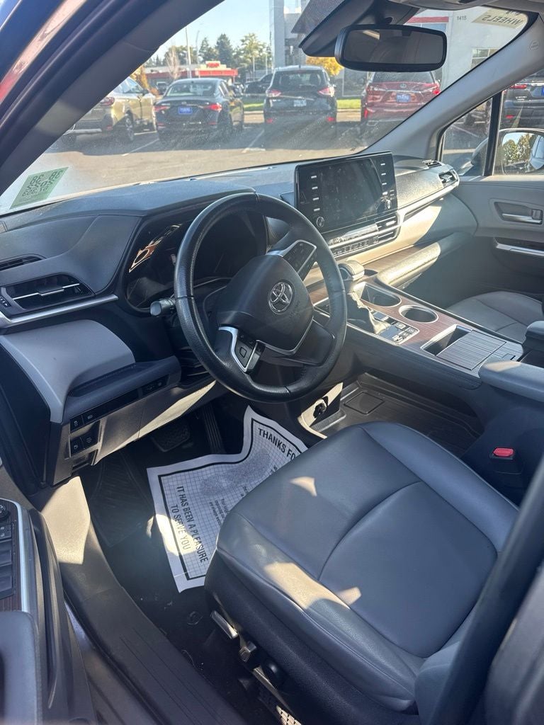 2022 Toyota Sienna XLE 7 Passenger