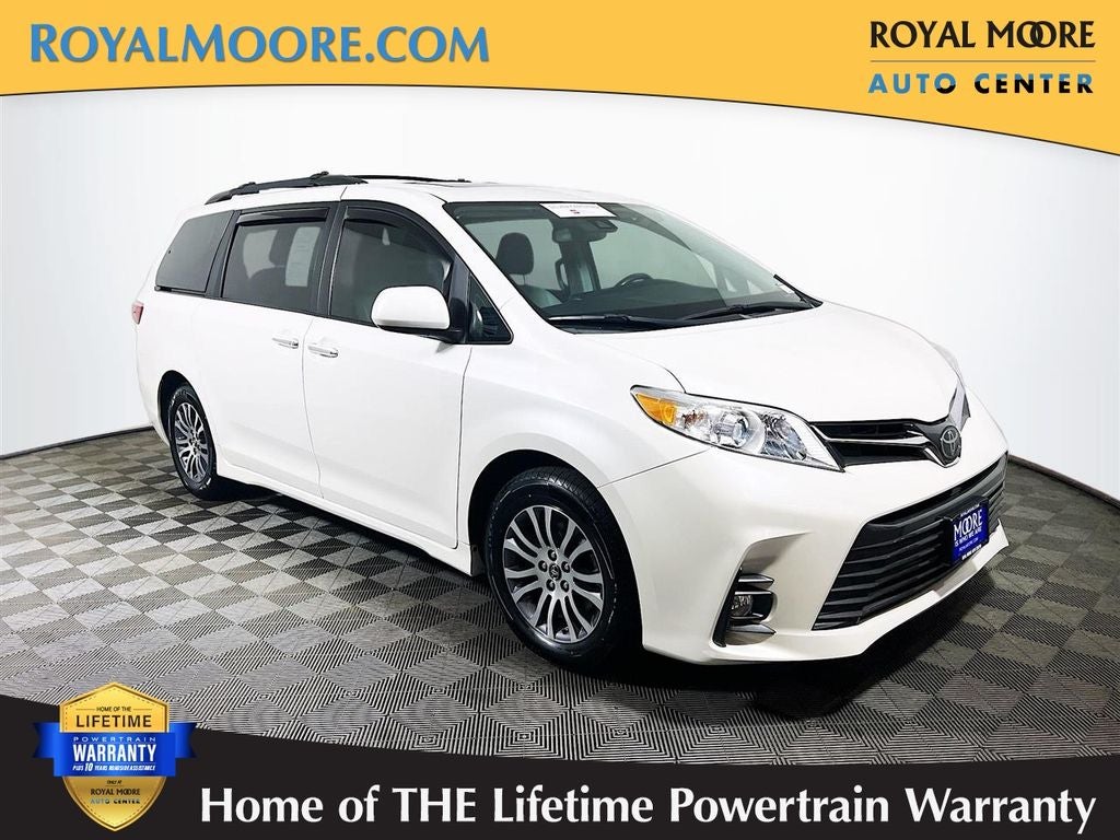 2018 Toyota Sienna XLE 8 Passenger