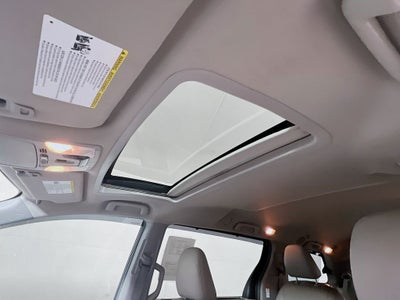 2018 Toyota Sienna XLE 8 Passenger