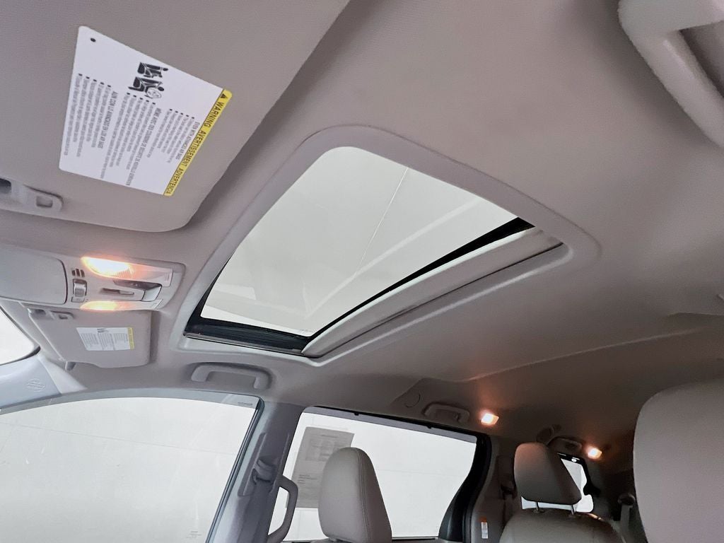 2018 Toyota Sienna XLE 8 Passenger