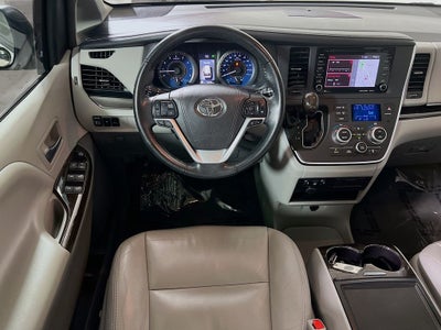 2018 Toyota Sienna XLE 8 Passenger