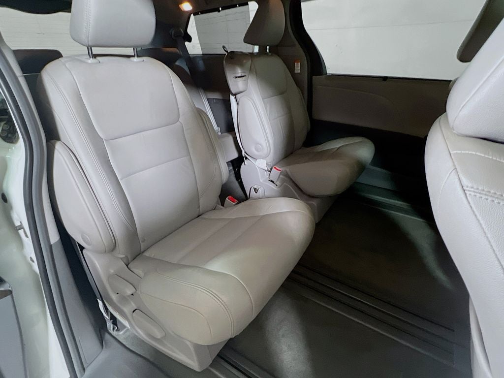 2018 Toyota Sienna XLE 8 Passenger