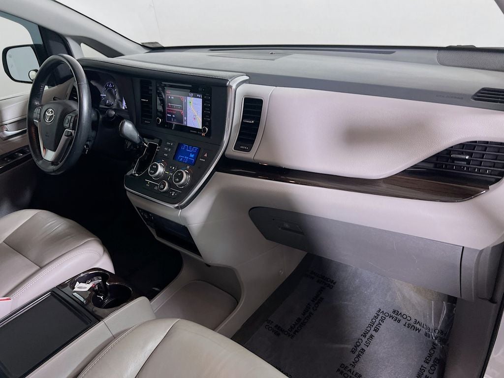 2018 Toyota Sienna XLE 8 Passenger