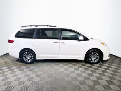 2018 Toyota Sienna XLE 8 Passenger