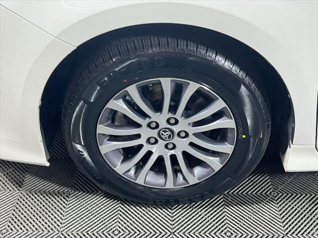2018 Toyota Sienna XLE 8 Passenger