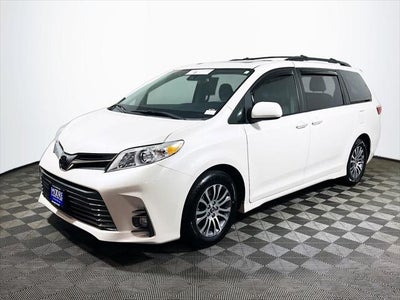 2018 Toyota Sienna XLE 8 Passenger
