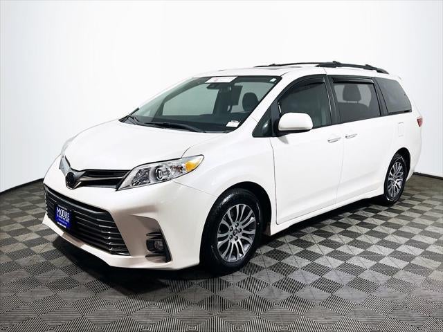 2018 Toyota Sienna XLE 8 Passenger