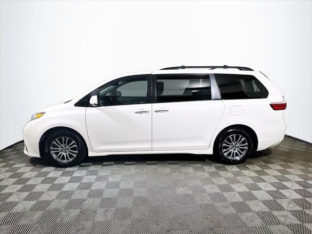 2018 Toyota Sienna XLE 8 Passenger