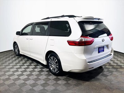 2018 Toyota Sienna XLE 8 Passenger