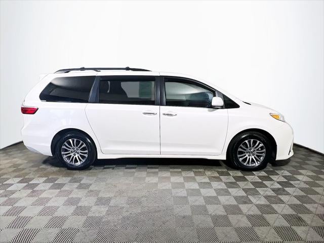 2018 Toyota Sienna XLE 8 Passenger