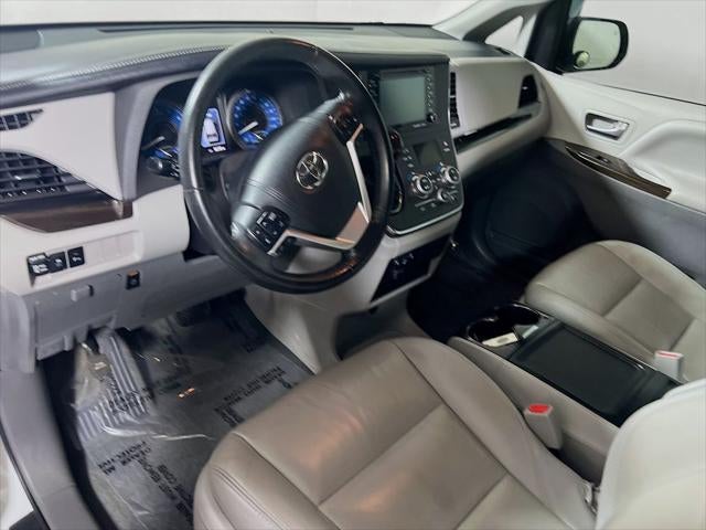 2018 Toyota Sienna XLE 8 Passenger