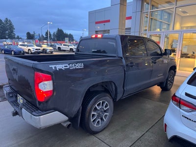 2017 Toyota Tundra SR5 5.7L V8
