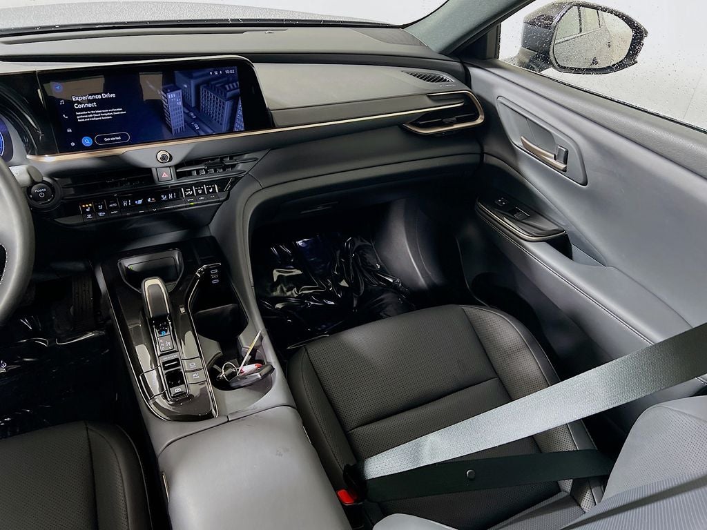 2025 Toyota Crown Signia XLE