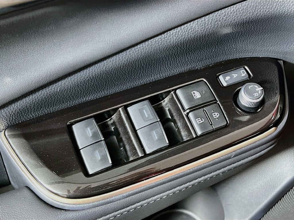 2025 Toyota Crown Signia Limited