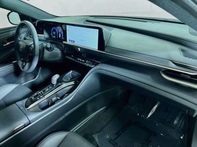 2025 Toyota Crown Signia XLE