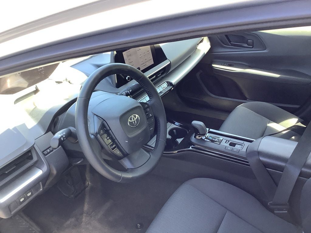 2025 Toyota Prius LE